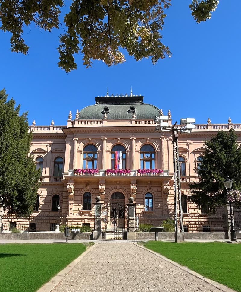Patrijaršijski dvor