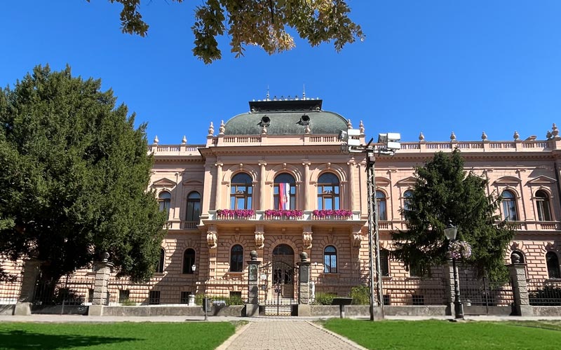 Patrijaršijski dvor